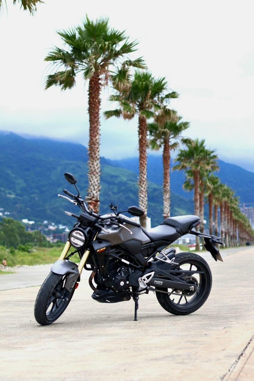 Мотоцикл Honda CB300R 2024