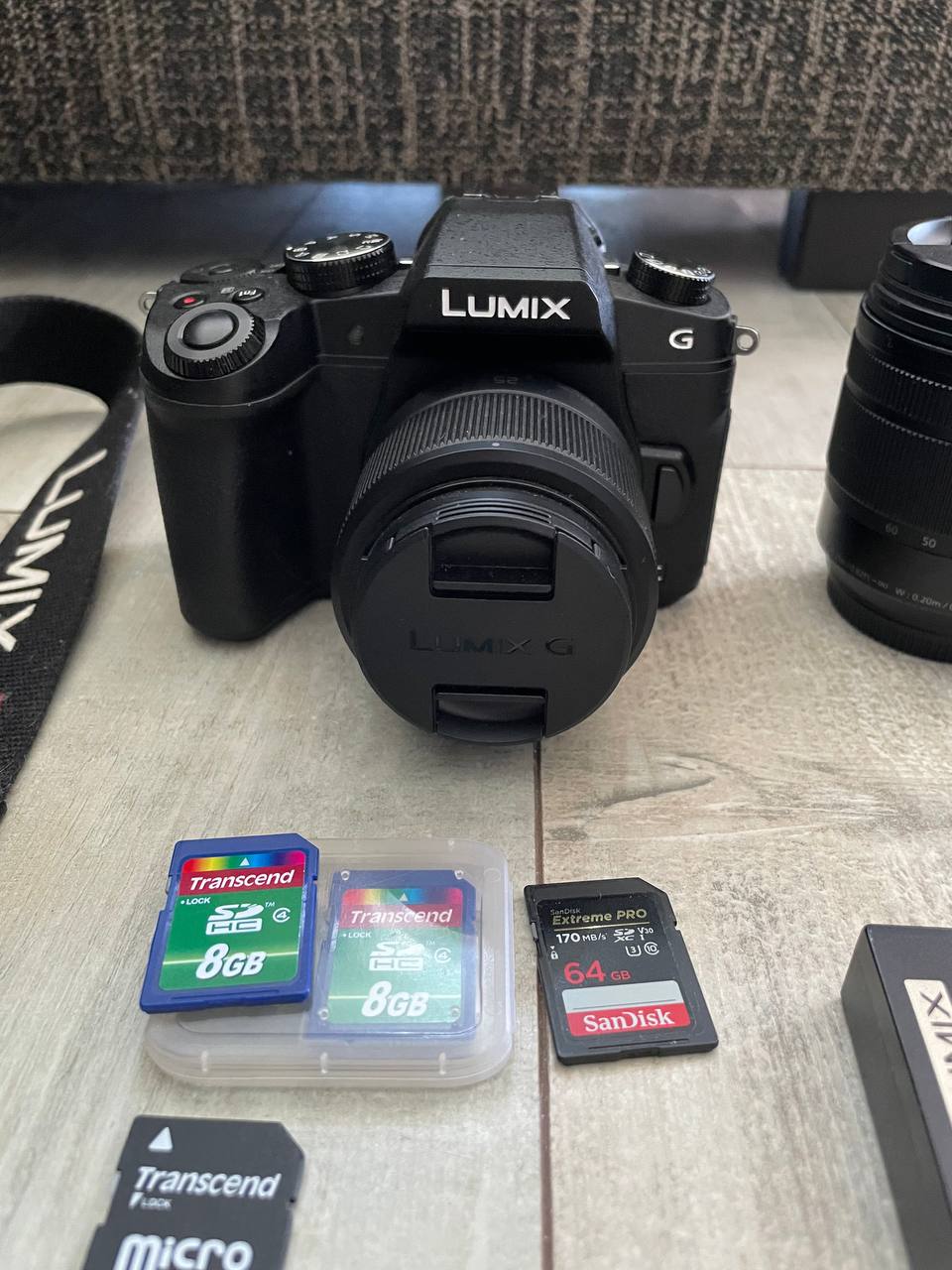 Камера Panasonic Lumix G80 с двумя объективами и аксессуарами