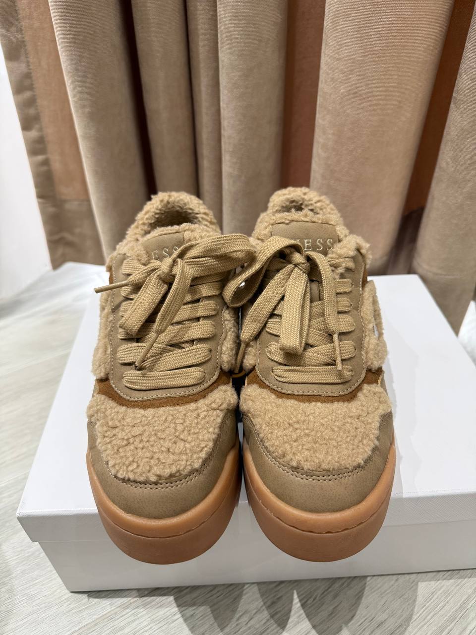Кроссовки Guess оригинал 36 размера