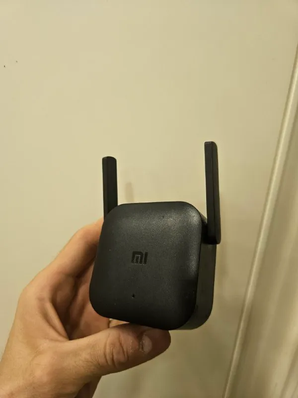 Репитер Xiaomi Mi Wi-Fi Range Extender Pro