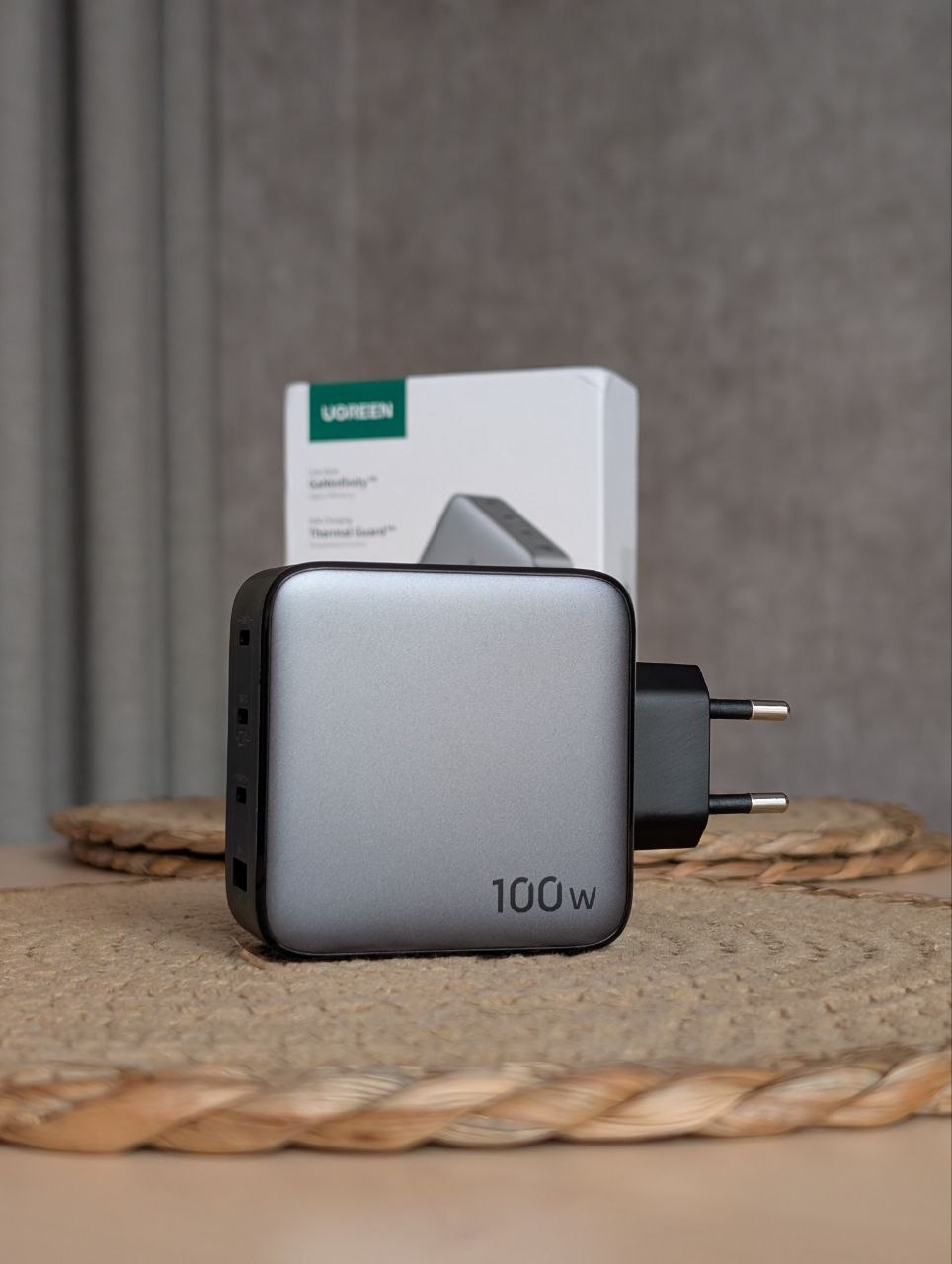 Блок питания UGREEN GaN 100W