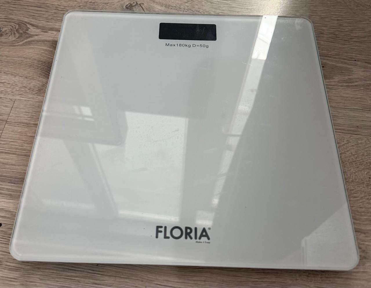 Весы Floria