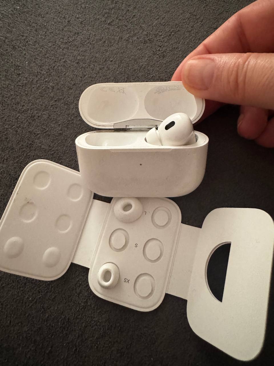 Правый наушник AirPods 2 Pro