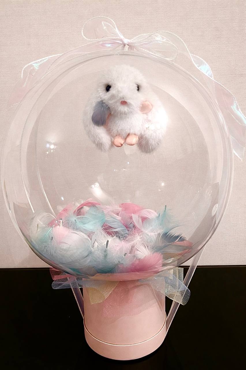 Игрушка в коробке с шаром