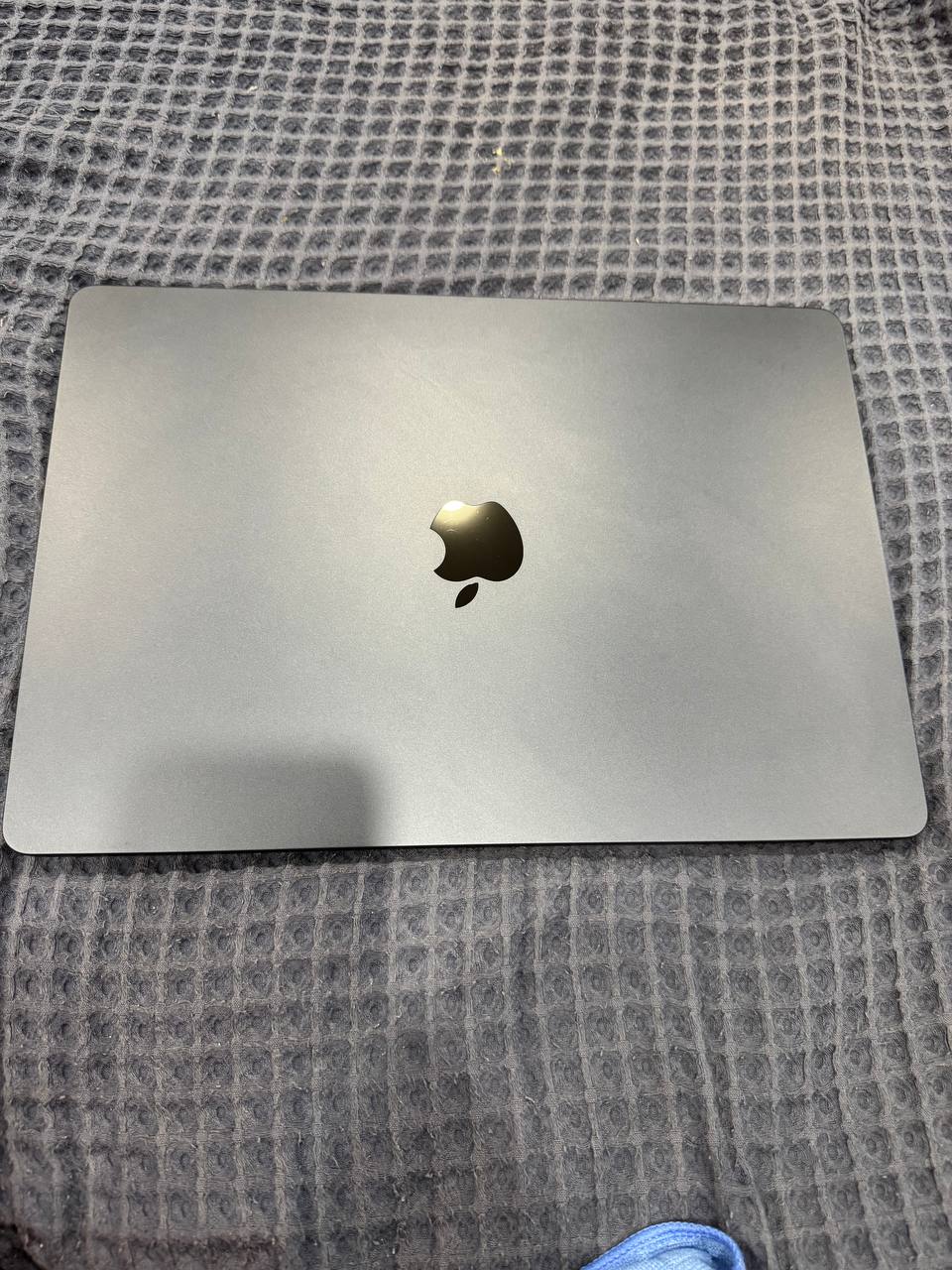 MacBook Air M2 15" (8/256 ГБ)