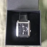 Оригинальные часы Orient Automatic. Потеряна одна половина оригинального ремешка, сохранилась часть с оригинальной застёжкой. Состояние отличное. В комплекте: оригинальная коробка, подушка, фирменная бирка, руководство по эксплуатации и гарантийный талон Orient. (photo 1)