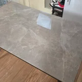 стол, есть дефект, видно на фото, на эксплуатацию не влияет. (photo 2)