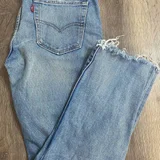 Джинсы женские Levi's (photo 2)