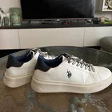 стильные белые кроссовки US Polo Assn. в отличном состоянии, Оригинал. Универсальный дизайн, который легко сочетается с повседневным стилем. 44 размер (photo 3)