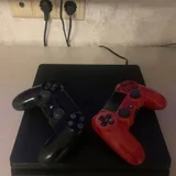 PlayStation 4 (photo 1)