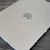 MacBook Air 13 (photo 1)