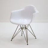 Стильные пластиковые стулья (photo 1)