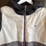 Куртка зимняя Hilfiger, на 10-11 лет. Состояние отличное. Сити Молл сабуртало. (photo 2)
