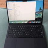 MacBook Air (photo 2)