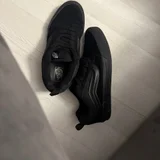 Vans (photo 3)