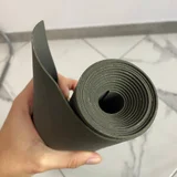 Очень тонкий и легкий коврик для йоги. Можно сложить и в рулон и как лист. (photo 2)