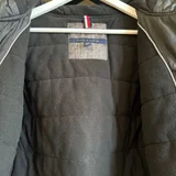 Куртка зимняя Hilfiger, на 10-11 лет. Состояние отличное. Сити Молл сабуртало. (photo 3)