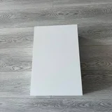 компактную подвесную тумбочку белого цвета с выдвижным ящиком. (photo 2)