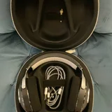 великолепные наушники закрытого типа Focal Elegia в состоянии, близком к новым. (photo 1)