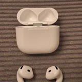 Наушники Apple AirPods 4 (photo 3)