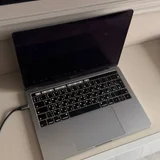 MacBook Pro с проводом HDMI и переходником (photo 3)
