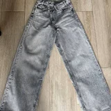 Джинсы Zara, 24 р, на талию до 66 см, бедра до 91. В идеале. (photo 1)
