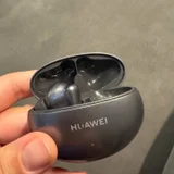 Кейс от наушников Huawei FreeBuds 4i и левый наушник. В рабочем состоянии (photo 2)