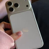 iPhone 17 Pro Max (photo 1)