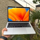 MacBook Pro (photo 1)