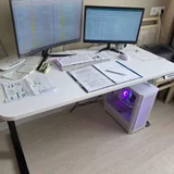 практический новый стол, пользовались от силы пару месяцев, идеальное состояние, механизм работает исправно, без нареканий, столешница всегда была накрыта ковриков, Отдам за (photo 1)