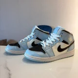 Кроссовки Air Jordan 1 Mid (photo 1)
