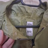 Дождевик пончо с капюшоном. Складки ткани на спине позволяют носить дождевик не снимая рюкзак. Материал мембранный - не промокает и не задерживает влагу внутри. Вес 290г, легко носить с собой. Идеально для роста на 170 см. (photo 2)