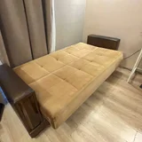 диван Б/У замшевый, есть потертости. (photo 2)