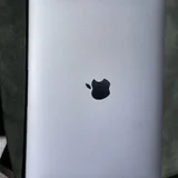 MacBook (photo 1)