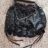 Сумка чёрная с заклёпками , из искуственной кожи. Upcycling, the only copy. Вместительная, стильная и очень эффектная! Впишется почти в любой стиль. (photo 1)