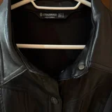 Платье Stradivarius из кожзама (photo 4)