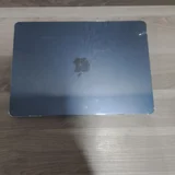 MacBook Air (photo 1)