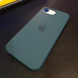 iPhone 16e (photo 2)