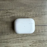 AirPods Pro 3 case (photo 2)