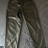 🐈‍⬛**Черные брюки из искусственной кожи Zara** (photo 3)