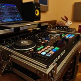 DJ контроллер Native Instruments Traktor S4 mkII (photo 4)