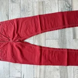 Брюки Montezemolo (Италия) 100₾. Премиальный итальянский бренд. Яркий бордовый цвет, качественный плотный хлопок с аккуратной контрастной строчкой. Состояние новых, покупались в Италии, надевались буквально пару раз. (photo 1)