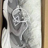 кроссовки new balance , абсолютно новые, пришли не по размеру. (photo 2)