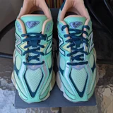 Женские кроссовки New Balance 9060 (photo 2)