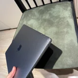 MacBook (photo 3)