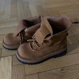 **1. Чёрные ботинки Zara 🖤** (photo 2)