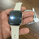 Мобильный телефон и плеер iPod (photo 1)