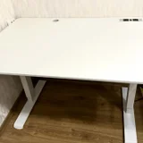 стол с электрической регулировкой высоты Cougar Royal 120 PURE Белый. Столом пользовались год, все работает идеально,единственный нюанс это небольшая потёртость на ножке(на фото видно), в целом стол в отличном состоянии и готов к продаже. (photo 1)