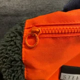 Распродаю свою коллекцию Stella MacCartney. Плюшевый рюкзак неоновым карманом снаружи и карманом для ноутбука внутри. Идеальная фурнитура (то за что ценится бренд). Легкий, очень вместительный, состояние 10/10. (photo 7)