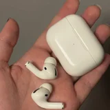 AirPods Pro 1st Generation (photo 1)